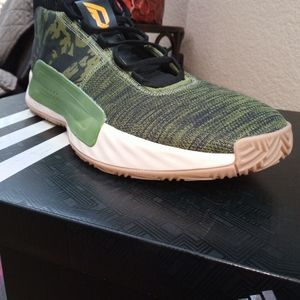 Men's comfort Adidas shoe. Size 17